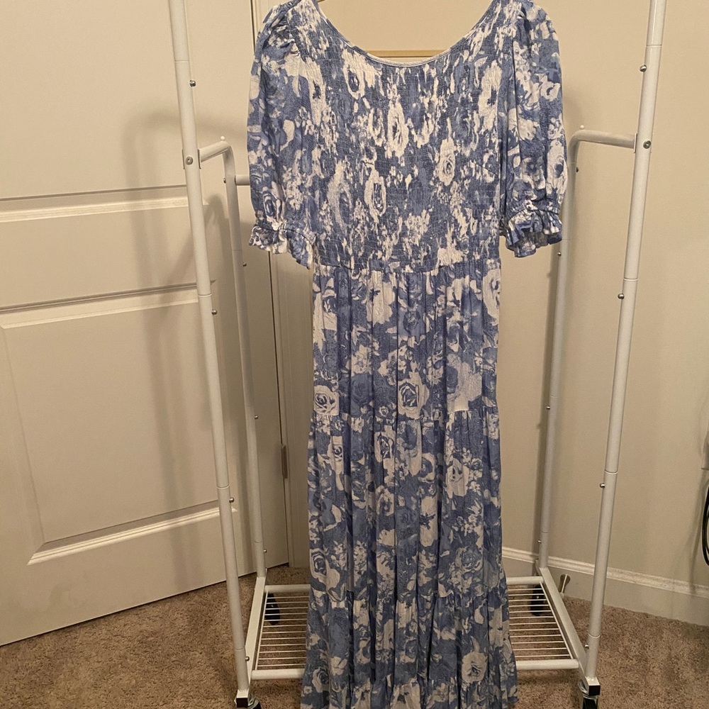Blue floral maxi dress from Vici, never worn, tags still on, size L.